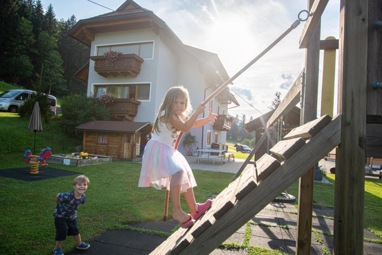 Chalets Und Apartments Hauserhof Nassfeld Schlanitzen ภายนอก รูปภาพ